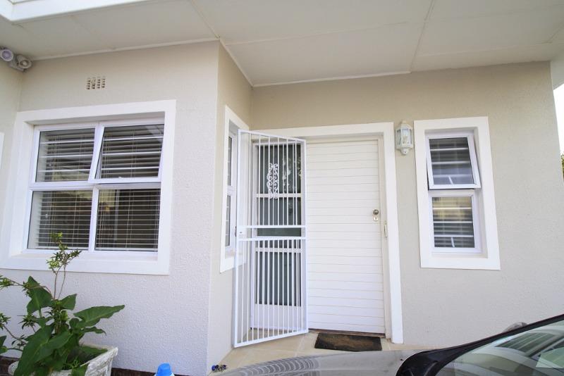 To Let 1 Bedroom Property for Rent in Morningside Western Cape